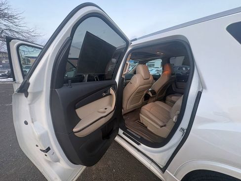 Used 2011 GMC Acadia Denali image 25