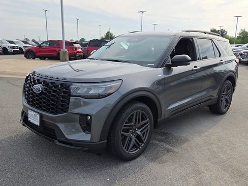 New 2026 Ford Explorer ST-Line w/ ST-Line Street Pack RWD image 3