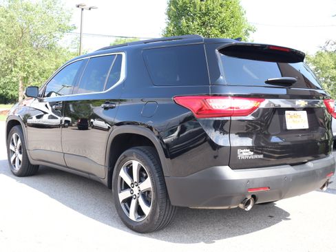 Used 2019 Chevrolet Traverse LT w/ LT Premium Package FWD image 9