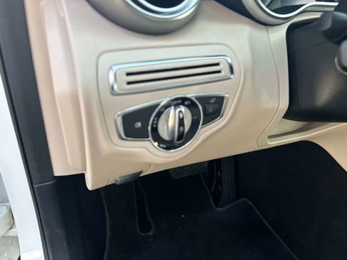 Used 2015 Mercedes-Benz C 300 4MATIC Sedan image 19