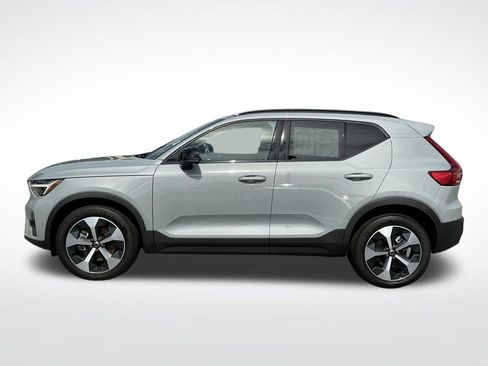 Used 2026 Volvo XC40 B5 Plus AWD/4WD image 4