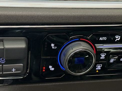 Used 2025 Chevrolet Silverado 1500 LT Trail Boss w/ Convenience Package II image 23