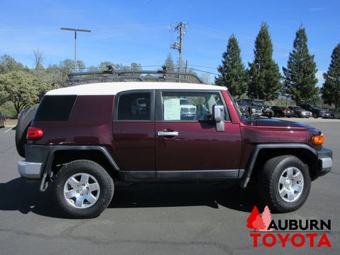 Used 2007 Toyota FJ Cruiser 4WD image 2