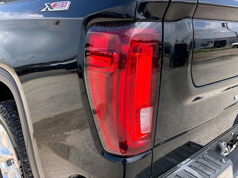 Used 2022 GMC Sierra 1500 SLT AWD/4WD image 30