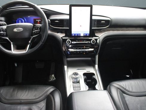 Used 2022 Ford Explorer Platinum w/ Equipment Group 601A image 15