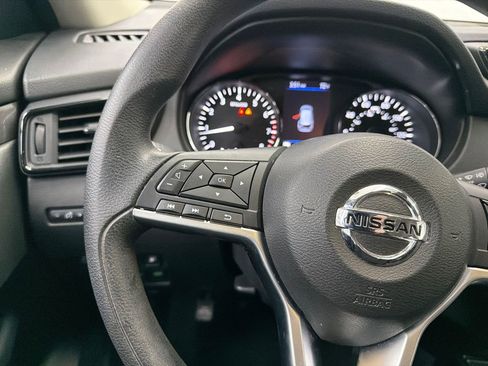 Used 2019 Nissan Rogue S image 24