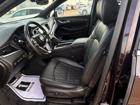 Used 2023 Buick Enclave Avenir image 7