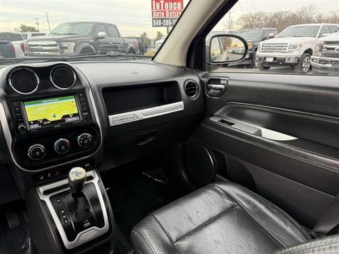 Used 2015 Jeep Compass High Altitude image 23