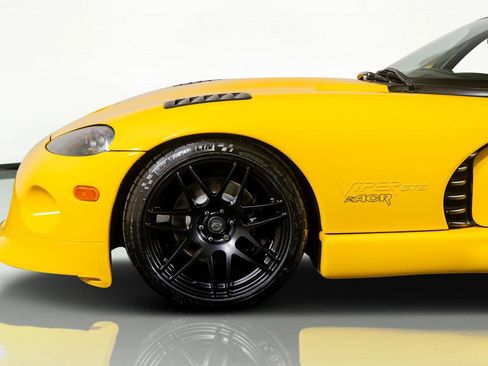 Used 2001 Dodge Viper GTS image 18