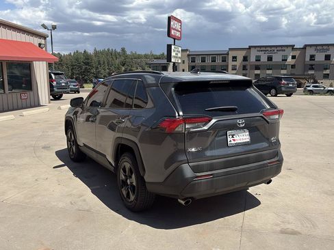 Used 2019 Toyota RAV4 XLE AWD/4WD image 5