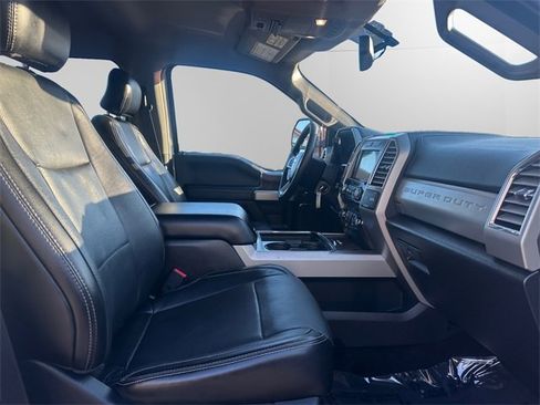 Used 2017 Ford F250 Lariat w/ Chrome Package image 15