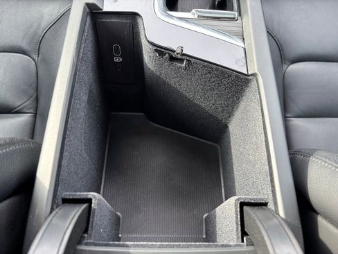 Certified 2023 Volvo XC60 B5 Core w/ Climate Package image 13