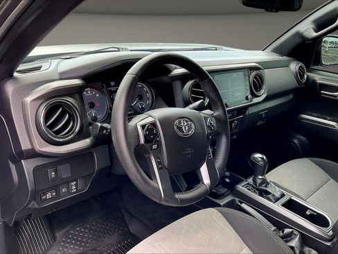 Used 2021 Toyota Tacoma TRD Off-Road w/ Technology Package AWD/4WD image 22