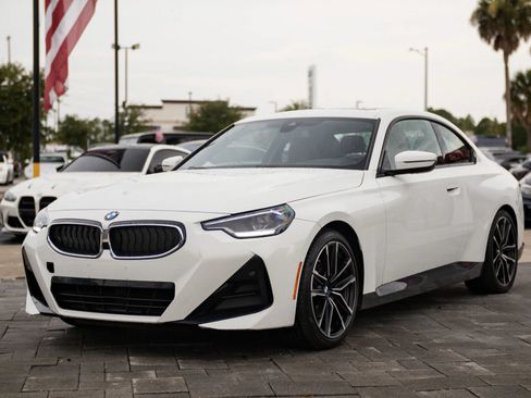 Used 2022 BMW 230i Coupe w/ M Sport Package RWD image 7