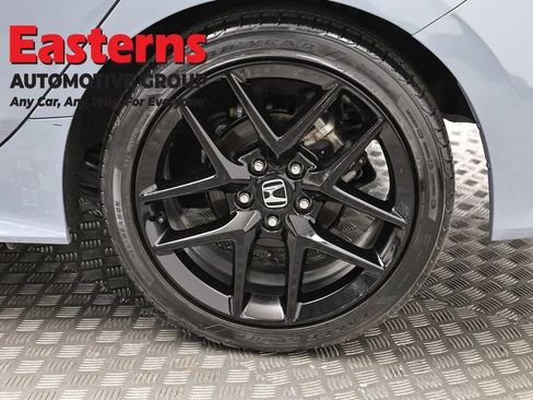 Used 2023 Honda Civic Sport image 32