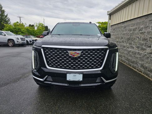 New 2026 Cadillac Escalade ESV Luxury AWD/4WD image 11