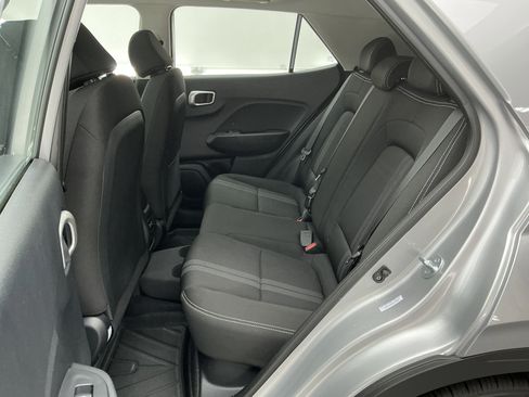 Used 2025 Hyundai Venue SEL image 19