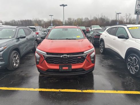 Used 2024 Chevrolet Trax RS w/ Driver Confidence Package image 6