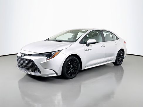 Used 2022 Toyota Corolla LE FWD image 4