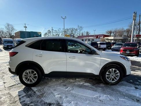 Used 2022 Ford Escape SE w/ Cold Weather Package image 9