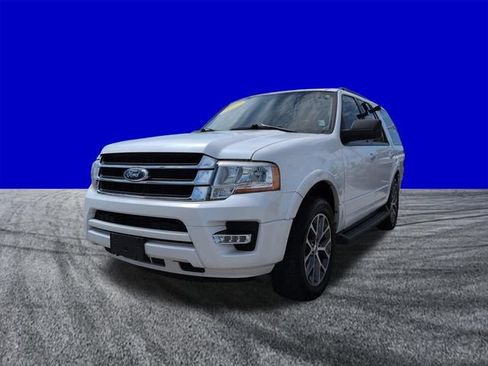 Certified 2017 Ford Expedition XLT w/ Equipment Group 202A RWD image 8