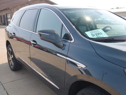 Used 2019 Buick Enclave Essence AWD/4WD image 10