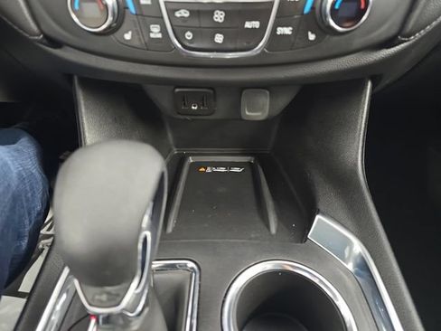 Used 2023 Chevrolet Traverse LT AWD/4WD image 22