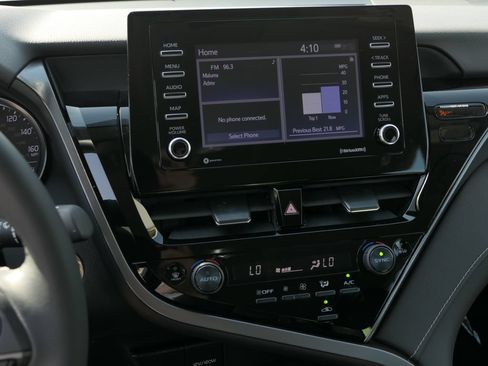 Used 2022 Toyota Camry SE w/ Convenience Package FWD image 19