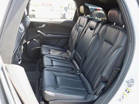 Used 2018 Audi Q7 3.0T Prestige w/ Prestige Package AWD/4WD image 35