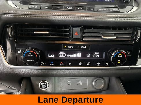Used 2023 Nissan Rogue SL w/ SL Premium Package FWD image 21