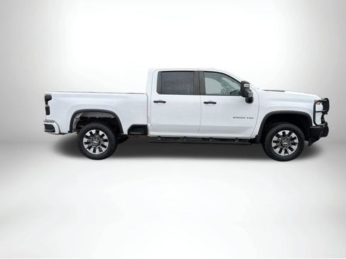 Used 2022 Chevrolet Silverado 2500 Custom w/ Custom Convenience Package AWD/4WD image 13