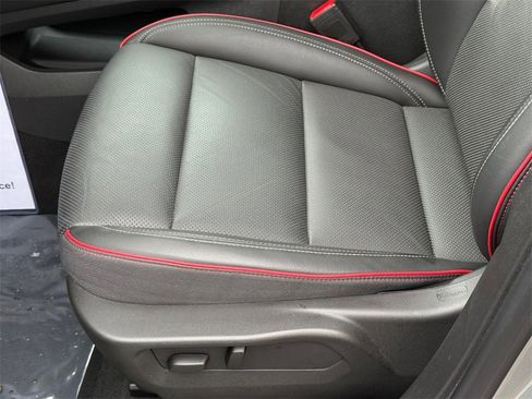 Used 2023 Buick Envision Essence w/ Sport Touring Package image 23