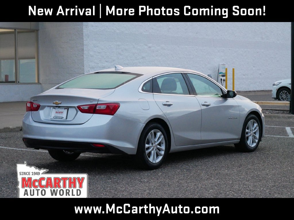 Used 2016 Chevrolet Malibu LT FWD image 3