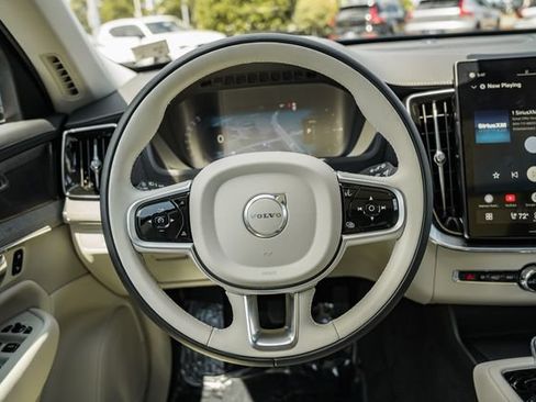 Used 2025 Volvo XC90 T8 Ultra w/ Protection Package Premier AWD/4WD image 30