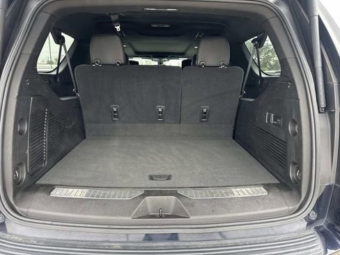 Used 2021 Chevrolet Suburban Premier image 10