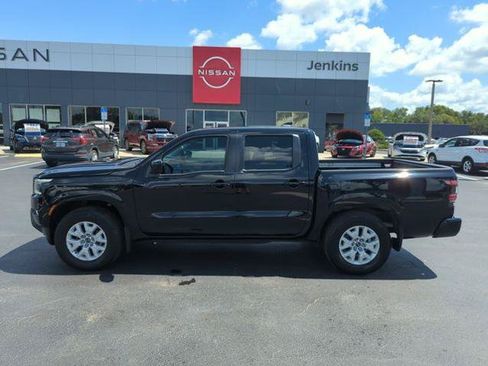 Certified 2023 Nissan Frontier SV w/ SV Premium Package RWD image 11