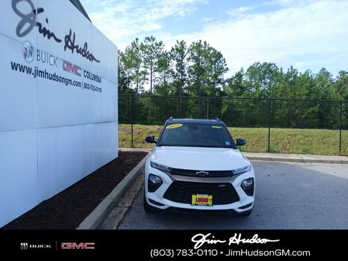 Certified 2023 Chevrolet TrailBlazer RS w/ Sun and Liftgate Package AWD/4WD image 3