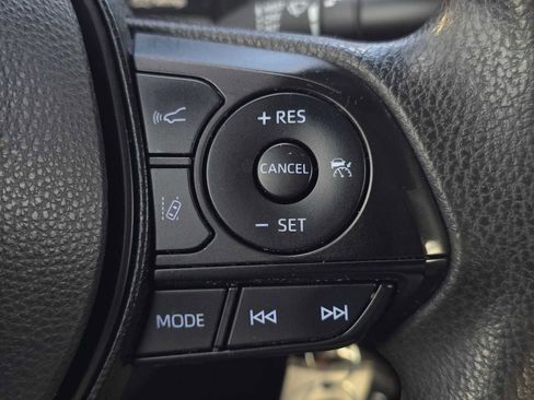 Used 2020 Toyota Corolla LE image 34