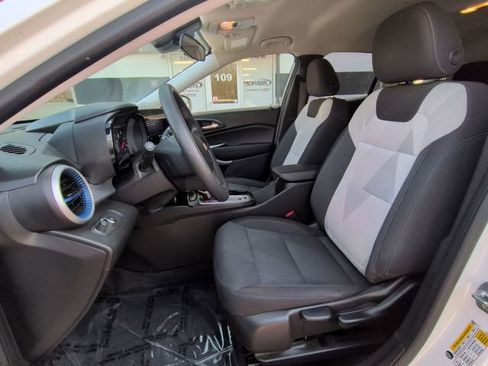 Certified 2024 Chevrolet Trax LS image 18