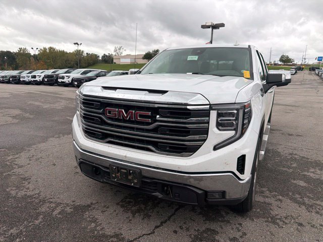 Used 2025 GMC Sierra 1500 SLT w/ SLT Premium Package AWD/4WD image 4