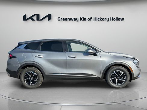 New 2025 Kia Sportage LX image 8