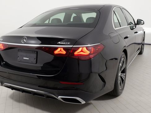 Used 2025 Mercedes-Benz E 350 4MATIC Sedan image 15