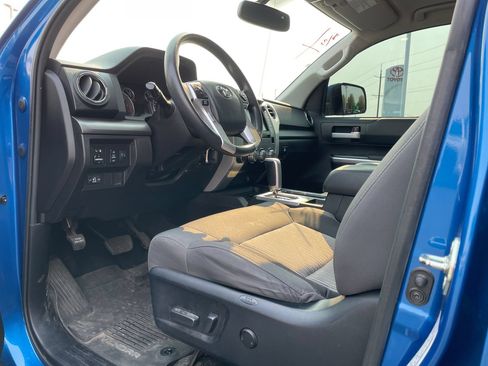 Used 2016 Toyota Tundra SR5 w/ TRD Off Road Package AWD/4WD image 9