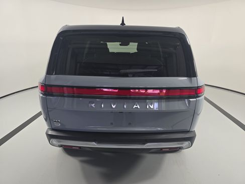 Used 2023 Rivian R1S Adventure AWD/4WD image 4