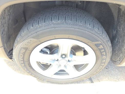 Used 2024 Jeep Compass Latitude image 2