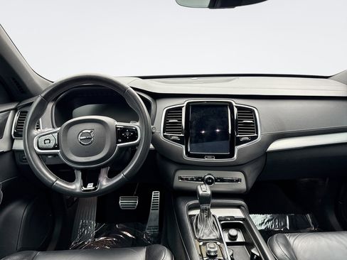 Used 2020 Volvo XC90 T6 R-Design image 12
