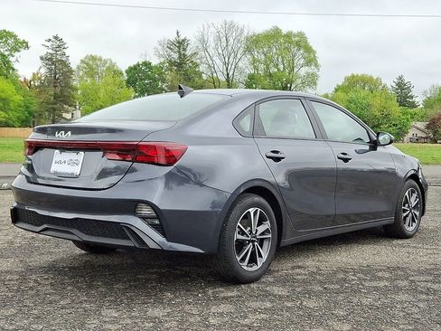 Certified 2024 Kia Forte LXS w/ LXS Technology Package FWD image 7