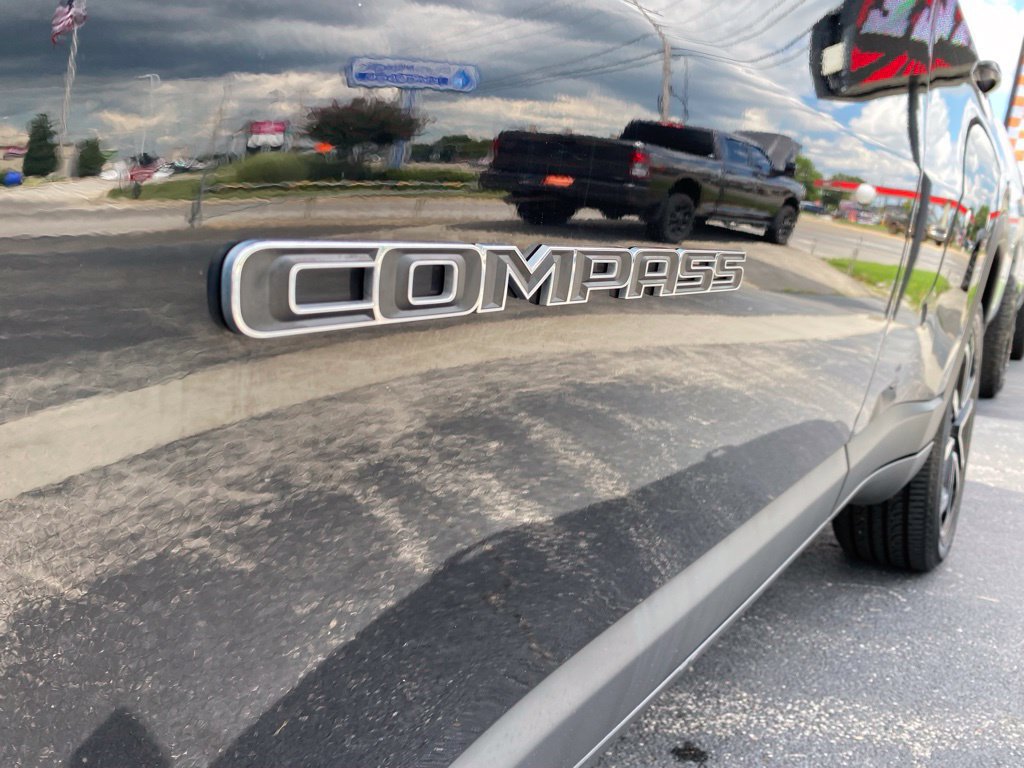 Used 2022 Jeep Compass Limited AWD/4WD image 7