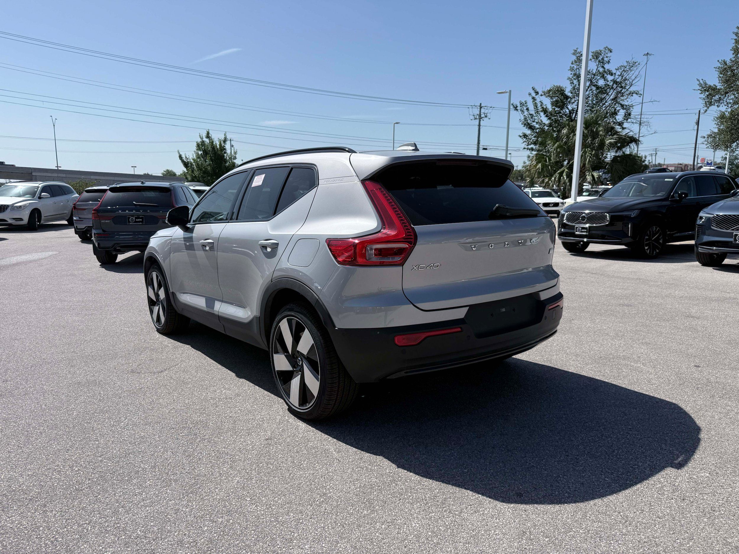 Certified 2023 Volvo XC40 Recharge Ultimate AWD/4WD image 4