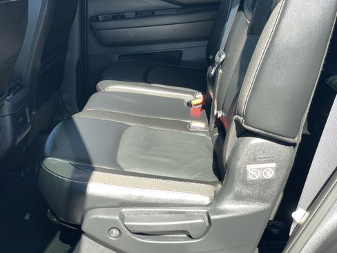 Used 2023 Nissan Pathfinder SL image 45